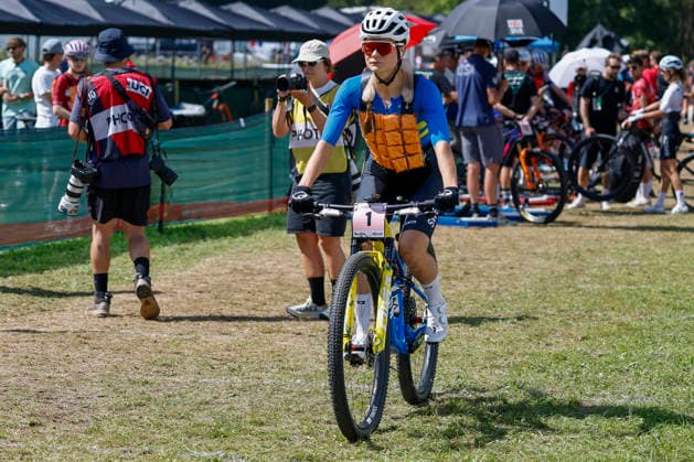TRENTO, ITALY, AUGUST 30: Jenny Rissveds of Sweden wearing a cooling vest before the UCI Mountain Bike World Championships—Women s Elite Cross-Country World Championships—at Val di Sole on August 30, 2026, in Trento, Italy. Trento, Val di Sole, Trento, Italy Copyright: xJustPictures.ch FrancescoxMinghettix jp-en-EuSpIm-JP6_FRM_UCIWC_GRLXCO_30Aug_000176