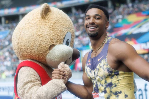 BERLIN, GERMANY - AUGUST 30, 2026: Leo NEUGEBAUER (GER Germany) with Berlino-mascot during the ISTAF at Olympic Stadium on August 30, 2026 in Berlin, Germany. Germany Copyright: xAxelxKohringx