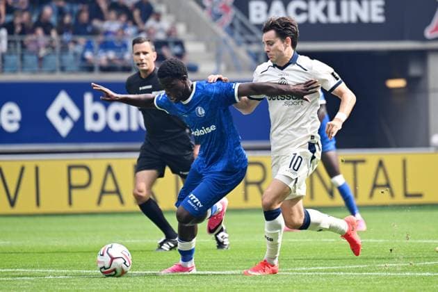 Gent s Leonardo Lopes Da Silva and Club s Hugo Vetlesen fight for the ball during a soccer match between KAA Gent and Club Brugge, Sunday 30 August 2026 in Gent, on day 4 of the 2026-2027 Jupiler Pro League first division of the Belgian championship. KURTxDESPLENTER  x184735220x