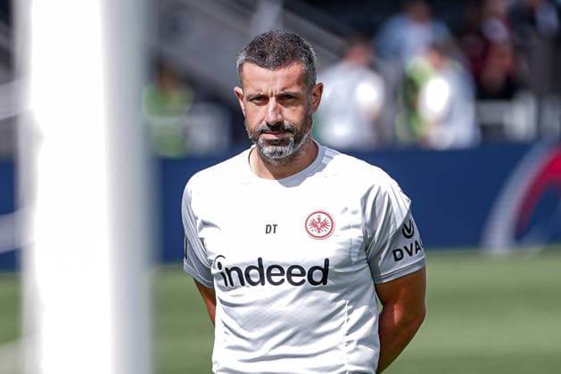 Deutschland: Fussball Saison 2026 2027 , Google Pixel Frauen-Bundesliga , 2. Spieltag , Eintracht Frankfurt Frauen vs. 1. FC Nürnberg Frauen - Stadion am Brentanobad (Frankfurt am Main) : Dennis Tiano (Torwarttrainer, Eintracht Frankfurt Frauen) Mimik, Gesichtsausdruck, Emotion Frankfurt am Main Stadion am Brentanobad Deutschland Germany *** Germany Soccer Season 2026–2027, Google Pixel Women s Bundesliga, Matchday 2, Eintracht Frankfurt Women vs. 1. FC Nürnberg Women, Stadion am Brentanobad, Frankfurt am Main; Dennis Tiano, goalkeeper coach, Eintracht Frankfurt Women; facial expressions, emotions; Frankfurt am Main, Stadion am Brentanobad, Germany Copyright: xBennetxLongx