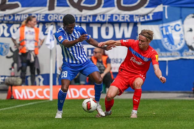 30.08.2026, xydrx, Fußball, 2. Fußball Bundesliga, 1.FC Magdeburg - Holstein Kiel, Saison 2026 2027, Avnet Arena: Pierre Nadjombe (1.FC Magdeburg, 28) im Zweikampf gegen Jonas Therkelsen (Holstein Kiel, 10) DFB regulations prohibit any use of photographs as image sequences and or quasi-video. *** August 30, 2026, xydrx, Soccer, 2. Bundesliga, 1. FC Magdeburg vs. Holstein Kiel, 2026–2027 season, Avnet Arena Pierre Nadjombe 1 FC Magdeburg, No. 28 in a tackle against Jonas Therkelsen of Holstein Kiel, No. 10 DFB regulations prohibit any use of photographs as image sequences and or quasi-video Copyright: HMBxMedia YannisxDreimann