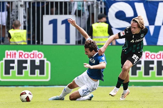30.08.2026, xtvx, Fussball 2.Bundesliga, SV Darmstadt 98 - Hannover 96 v.l. Zweikampf, Duell, duel, tackle, compete Christopher Lannert (SV Darmstadt 98) Lars Gindorf (Hannover 96) (DFL DFB REGULATIONS PROHIBIT ANY USE OF PHOTOGRAPHS as IMAGE SEQUENCES and or QUASI-VIDEO) Darmstadt *** August 30, 2026, xtvx, Soccer 2. Bundesliga, SV Darmstadt 98 vs. Hannover 96, tackle, duel, tackle, compete Christopher Lannert SV Darmstadt 98 Lars Gindorf Hannover 96 DFL DFB REGULATIONS PROHIBIT ANY USE OF PHOTOGRAPHS AS IMAGE SEQUENCES AND OR QUASI-VIDEO Darmstadt