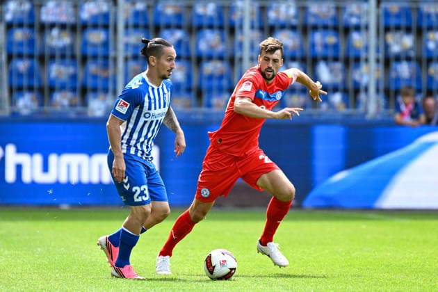 Fußball I Herren I Saison 2026-2027 I 2. Bundesliga I 3. Spieltag I 1. FC Magdeburg - Holstein Kiel I 30.08.2026 Baris Atik (23, 1. FC Magdeburg), Jonas Meffert (28, Holstein Kiel) Magdeburg Avnet Arena (Heinz-Krügel-Platz 1) Sachsen-Anhalt Deutschland *** Soccer I Men s I 2026–2027 Season I 2. Bundesliga I Matchday 3 I 1. FC Magdeburg vs. Holstein Kiel I August 30, 2026 Baris Atik 23, 1. FC Magdeburg, Jonas Meffert 28, Holstein Kiel, Magdeburg, Avnet Arena, Heinz Krügel Platz 1, Saxony-Anhalt, Germany Copyright: xLobeca InesxHähnelx