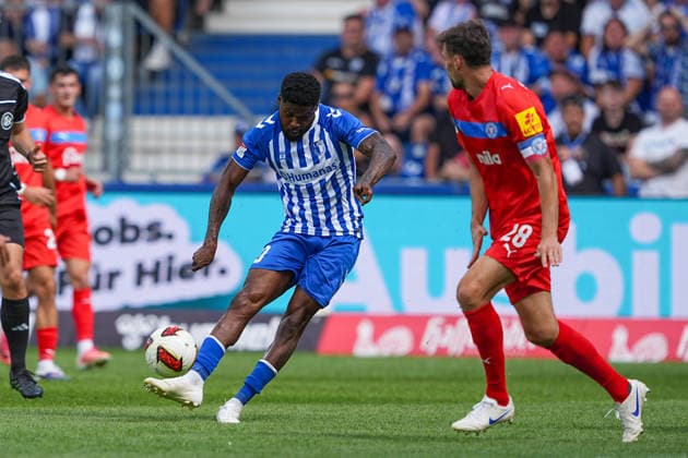 30.08.2026, xydrx, Fußball, 2. Fußball Bundesliga, 1.FC Magdeburg - Holstein Kiel, Saison 2026 2027, Avnet Arena: Moritz-Broni Kwarteng (1.FC Magdeburg, 10) Jonas Meffert (Holstein Kiel, 28) DFB regulations prohibit any use of photographs as image sequences and or quasi-video. *** August 30, 2026, xydrx, Soccer, 2. Bundesliga, 1. FC Magdeburg vs. Holstein Kiel, 2026–2027 season, Avnet Arena, Moritz Broni Kwarteng (1. FC Magdeburg), 10 Jonas Meffert (Holstein Kiel), 28 DFB regulations prohibit any use of photographs as image sequences and or quasi-video Copyright: HMBxMedia YannisxDreimann