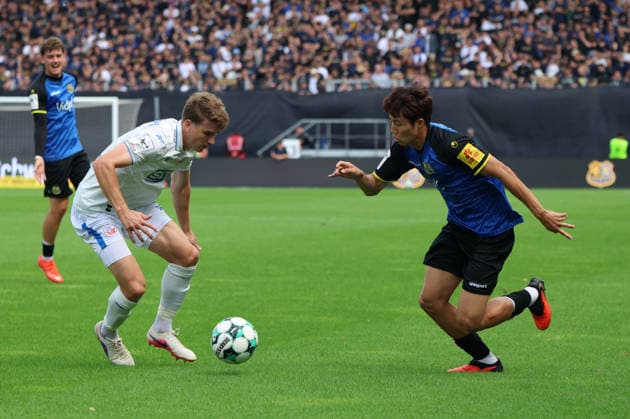 August 30, 2026, Soccer, Men s, 3rd Division, 2026–2027 Season, 1 FC Saarbrücken vs. FC Hansa Rostock, Seung Joon Lee (1 FC Saarbrücken), Florian Bohnert (Hansa Rostock), Saarbrücken, Ludwigsparkstadion, Saarland, Germany, DEU Copyright: xSebastianxBachx