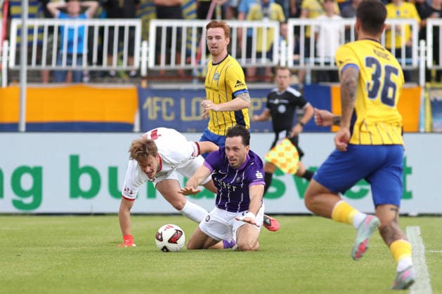 Soccer, Northeast Regional League: 1 FC Lok Leipzig vs. FC Erzgebirge Aue, August 30, 2026. Captain Marcel Bär (15) of Erzgebirge Aue stumbled against goalkeeper Justin Duda (16), Lok Leipzig’s first huge chance for his team Soccer, Northeast Regional League, 2026–2027 season, Matchday 7: 1 FC Lok Leipzig vs. FC Erzgebirge Aue on August 30, 2026, at Bruno Plache Stadium, Leipzig Copyright: xBEAUTIFULxSPORTS JanxKaeferx