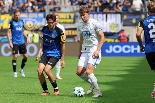 August 30, 2026, Soccer, Men s, 3rd Division, 2026–2027 Season, 1 FC Saarbrücken vs. FC Hansa Rostock, Seung Joon Lee (1 FC Saarbrücken), Florian Bohnert (Hansa Rostock), Saarbrücken, Ludwigsparkstadion, Saarland, Germany, DEU Copyright: xSebastianxBachx