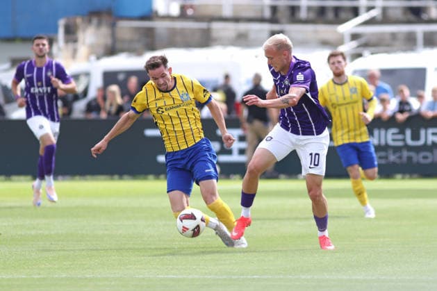 Soccer, Northeast Regional League: 1. FC Lok Leipzig vs. FC Erzgebirge Aue, August 30, 2026, Nils Kaiser 19, Lok Leipzig vs. Linus Queißer 10, Erzgebirge Aue Soccer, Northeast Regional League, 2026–2027 season, Matchday 7: 1 FC Lok Leipzig vs. FC Erzgebirge Aue on August 30, 2026, at Bruno Plache Stadium, Leipzig Copyright: xBEAUTIFULxSPORTS JanxKaeferx