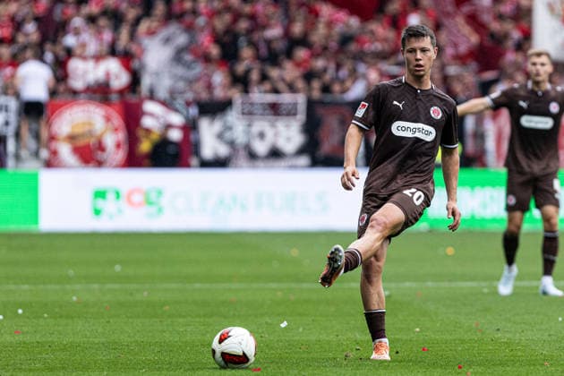 2. Fußball Bundesliga: FC St. Pauli - 1. FC Kaiserslautern; 30.08.2026 Mathias Rasmussen (FC St. Pauli, 20) 2. Fußball Bundesliga 3.Spieltag: FC St. Pauli - 1. FC Kaiserslautern; Millerntor-Stadion, Hamburg, St. Pauli; 30.08.2026 DFL regulations prohibit any use of photographs as image sequences and or quasi video. *** German Bundesliga: FC St. Pauli 1, FC Kaiserslautern 30, August 2026 Mathias Rasmussen, FC St. Pauli, 20 German Bundesliga, Matchday 3: FC St. Pauli 1, FC Kaiserslautern, Millerntor Stadium, Hamburg, St. Pauli, August 30, 2026. DFL regulations prohibit any use of photographs as image sequences and or quasi-video. Copyright: xBEAUTIFULxSPORTS Buriakovx