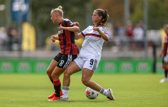 GER, Frankfurt, Eintracht Frankfurt vs 1. FC Nürnberg, Google Pixel Frauen Bundesliga, Fussball, DFB, Spielzeit 2026 2027, Stadion am Brentanobad, 2. Spieltag im Bild v.l.: Hanna Bennison (Eintracht Frankfurt Frauen 8), Laura Miller (FC Nürnberg Frauen 9), Zweikampf DFB DFL REGULATIONS PROHIBIT ANY USE OF PHOTOGRAPHS AS IMAGE SEQUENCES AND OR QUASI-VIDEO, 30.08.2026 *** GER, Frankfurt, Eintracht Frankfurt vs. 1. FC Nürnberg, Google Pixel Women s Bundesliga, Soccer, DFB, 2026–2027 Season, Stadion am Brentanobad, Matchday 2 in pictures (from left): Hanna Bennison, Eintracht Frankfurt Women s Team No. 8, Laura Miller, FC Nuremberg Women 9, tackle. DFB and DFL regulations prohibit any use of photographs as image sequences and or quasi-video. August 30, 2026 Copyright: HMBxMedia HendrikxHamelau