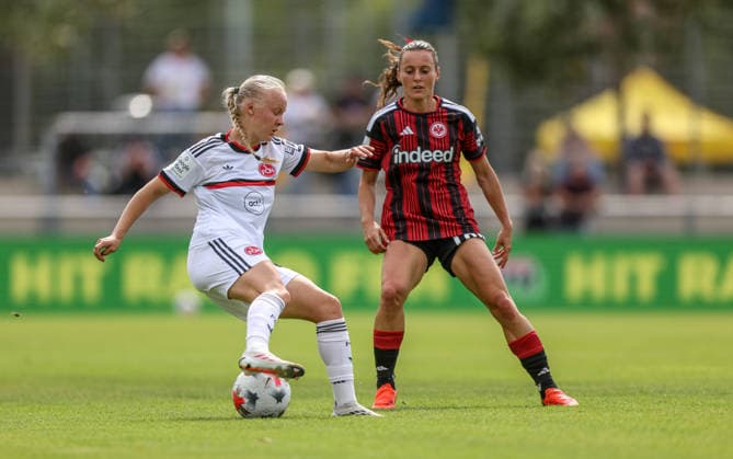 GER, Frankfurt, Eintracht Frankfurt vs 1. FC Nürnberg, Google Pixel Frauen Bundesliga, Fussball, DFB, Spielzeit 2026 2027, Stadion am Brentanobad, 2. Spieltag im Bild v.l.: Keira Bednorz (FC Nürnberg Frauen 21), Hayley Raso (Eintracht Frankfurt Frauen 16) DFB DFL REGULATIONS PROHIBIT ANY USE OF PHOTOGRAPHS AS IMAGE SEQUENCES AND OR QUASI-VIDEO, 30.08.2026 *** GER, Frankfurt, Eintracht Frankfurt vs. 1. FC Nürnberg, Google Pixel Women’s Bundesliga, Soccer, DFB, 2026–2027 Season, Stadion am Brentanobad, Matchday 2 in pictures (from left): Keira Bednorz, 1. FC Nürnberg Women’s U-21, Hayley Raso, Eintracht Frankfurt Women’s 16. DFB and DFL regulations prohibit any use of photographs as image sequences and or quasi-video. August 30, 2026 Copyright: HMBxMedia HendrikxHamelau