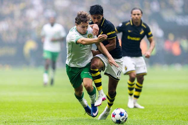 August 30, 2026: Hammarby s Hampus Skoglund and AIK s Lukas Bergquist during the Allsvenskan soccer match between AIK and Hammarby in Stockholm  Copyright: CAISAxRASMUSSEN BB260830CR018