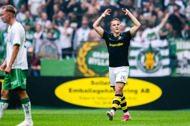 260830 AIK s Linus Carlstrand celebrates after the 1-1 draw in the Allsvenskan soccer match between AIK and Hammarby on August 30, 2026, in Stockholm  Copyright: JESPERxZERMAN BB260830JZ022