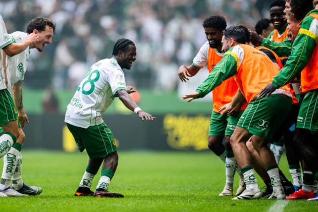 August 30, 2026: Hammarby s Frank Junior Adyei celebrates with his teammates after scoring the 0-1 goal during the Allsvenskan soccer match between AIK and Hammarby in Stockholm  Copyright: JESPERxZERMAN BB260830JZ023