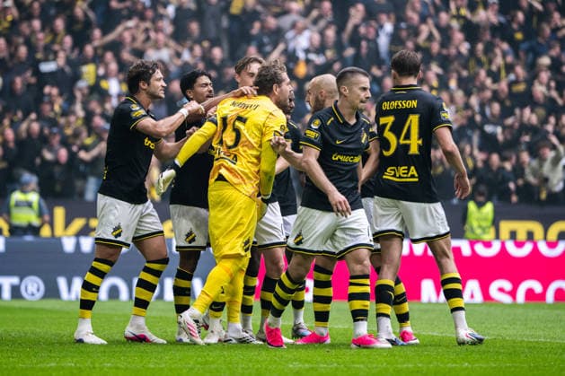 August 30, 2026: AIK goalkeeper Kristoffer Nordfeldt celebrates with his teammates during the Allsvenskan soccer match between AIK and Hammarby on August 30, 2026, in Stockholm  Copyright: JESPERxZERMAN BB260830JZ028