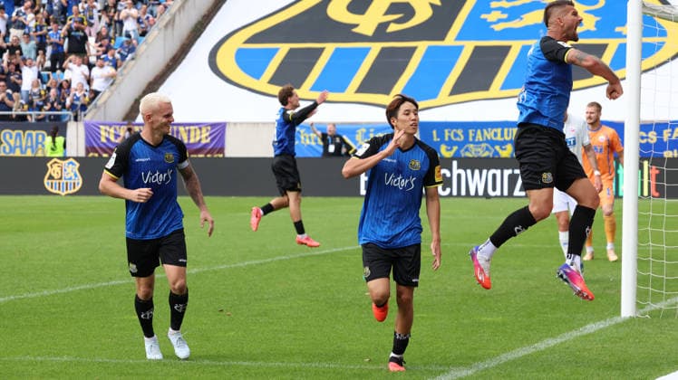 August 30, 2026, xrekx, Soccer 3rd Division, 1 FC Saarbrücken vs. Hansa Rostock: Goal celebration after Seung Joon Lee scores the 1–1 goal for 1 FC Saarbrücken; Florian Pick, Kai Brünker, and the Saarbrücken team