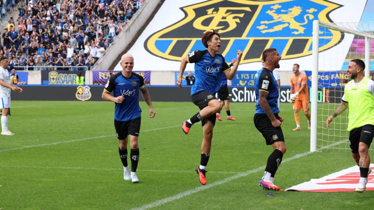 August 30, 2026, xrekx, Soccer 3rd Division, 1. FC Saarbrücken vs. Hansa Rostock: Goal celebration after Seung Joon Lee scored the 1-1 goal for 1. FC Saarbrücken in Saarbrücken