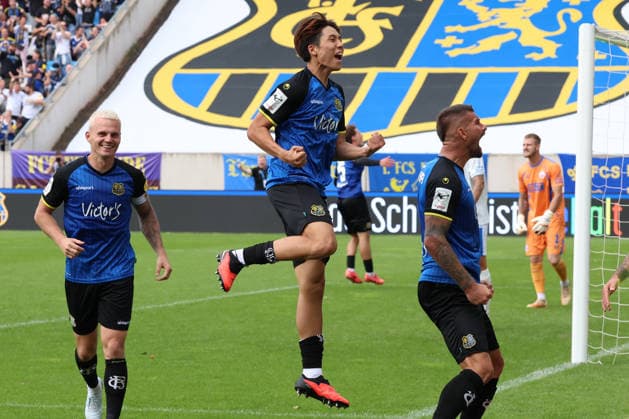 August 30, 2026, xrekx, Soccer 3rd Division, 1. FC Saarbrücken vs. Hansa Rostock: Goal celebration after Seung Joon Lee scored the 1-1 goal for 1. FC Saarbrücken in Saarbrücken