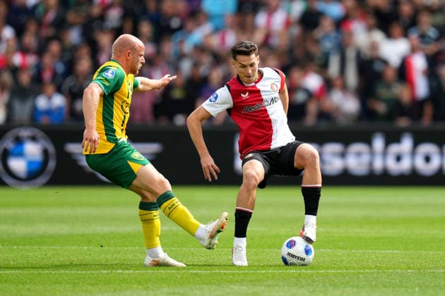 Eredivisie: Feyenoord Rotterdam v ADO Den Haag Rotterdam - Evan Rottier of ADO Den Haag duels for the ball with Mika Marmol of Feyenoord Rotterdam during the fourth competition round of the 2026 2027 Eredivisie season. The match is set between Feyenoord Rotterdam and ADO Den Haag at De Kuip on 30 August 2026 in Rotterdam, The Netherlands. (Hero Images Yannick Verhoeven) Copyright: xYannickxVerhoevenx