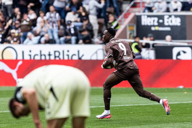 2. Fußball Bundesliga: FC St. Pauli - 1. FC Kaiserslautern; 30.08.2026 FC St. Pauli bejubelt das Tor, 1:2 durch Abdoulie Ceesay (FC St. Pauli, 9) 2. Fußball Bundesliga 3.Spieltag: FC St. Pauli - 1. FC Kaiserslautern; Millerntor-Stadion, Hamburg, St. Pauli; 30.08.2026 DFL regulations prohibit any use of photographs as image sequences and or quasi video. *** 2 German Bundesliga FC St. Pauli 1 FC Kaiserslautern August 30, 2026 FC St. Pauli celebrates the goal, 1 2 scored by Abdoulie Ceesay, FC St. Pauli, 9 2 German Bundesliga, Matchday 3: FC St. Pauli 1 FC Kaiserslautern at Millerntor Stadium, Hamburg, St. Pauli, August 30, 2026. DFL regulations prohibit any use of photographs as image sequences and or quasi-video. Copyright: xBEAUTIFULxSPORTS Buriakovx