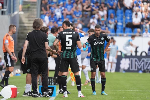 Trinkpause Hannover - 30.08.2026 2. Bundesliga, Saison 26 27: SV Darmstadt 98 vs. Hannover 96, Stadion am Boellenfalltor, 3. Spieltag, emonline, emspor, *** Halftime Break: Hannover, August 30, 2026, 2. Bundesliga, 2026–27 Season, SV Darmstadt 98 vs. Hannover 96, Stadion am Böllenfalltor, Matchday 3, emonline, emspor,