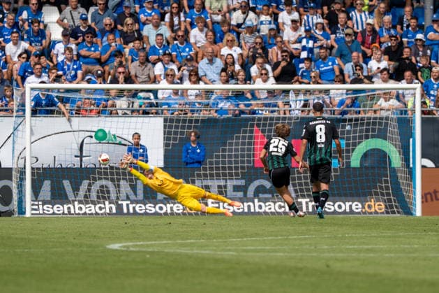 2. Bundesliga: SV Darmstadt 98 vs Hannover 96, Merck-Stadion am Böllenfalltor, 30.08.2026 Elfmeter für Hannover 96, Tor durch Lars Gindorf (Hannover 96, 25) 1:0 2. Bundesliga: SV Darmstadt 98 vs Hannover 96, Merck-Stadion am Böllenfalltor, 30.08.2026 DFB DFL REGULATIONS PROHIBIT ANY USE OF PHOTOGRAPHS AS IMAGE SEQUENCES AND OR QUASI-VIDEO. *** 2. Bundesliga: SV Darmstadt 98 vs. Hannover 96, Merck Stadium at Böllenfalltor, August 30, 2026. Penalty kick for Hannover 96; goal by Lars Gindorf (Hannover 96), 25–1–0. 2. Bundesliga: SV Darmstadt 98 vs. Hannover 96, Merck Stadium at Böllenfalltor, August 30, 2026 DFB and DFL regulations prohibit any use of photographs as image sequences and or quasi-video. Copyright: xBEAUTIFULxSPORTS Hillx