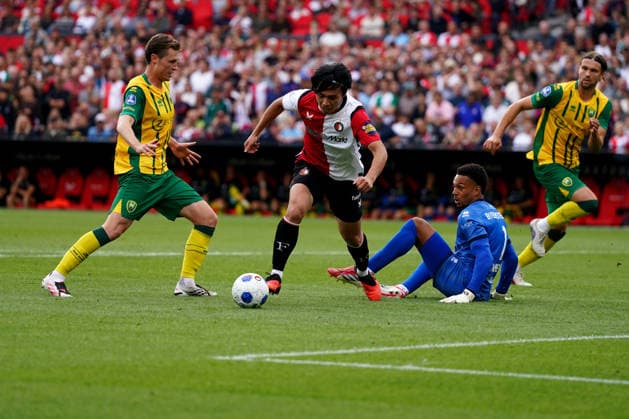 Eredivisie: Feyenoord Rotterdam v ADO Den Haag Rotterdam - Ayase Ueda of Feyenoord Rotterdam shoots during the fourth competition round of the 2026 2027 Eredivisie season. The match is set between Feyenoord Rotterdam and ADO Den Haag at De Kuip on 30 August 2026 in Rotterdam, The Netherlands. (Hero Images Danny de Groot) Copyright: xDannyxdexGrootx