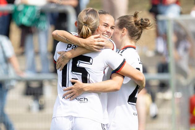GPFBL: Eintracht Frankfurt - 1. FC Nürnberg, 30.08.2026 Louna Lapassouse (1. FC Nürnberg 99) erzielte das Tor den Treffer zum 0:1 und feiert mit Nastassja Lein (1. FC Nürnberg 24) und Emoke Papai (1. FC Nürnberg 15), Eintracht Frankfurt - 1. FC Nürnberg, Frankfurt, Stadion am Brentanobad, 30.8.2026 *** GPFBL Eintracht Frankfurt vs. 1. FC Nürnberg, August 30, 2026: Louna Lapassouse (1 FC Nürnberg 99) scored the goal to make it 0–1 and celebrates with Nastassja Lein (1 FC Nürnberg 24) and Emoke Papai (1 FC Nürnberg 15), Eintracht Frankfurt vs. 1. FC Nürnberg, Frankfurt, Stadion am Brentanobad, August 30, 2026 Copyright: xBEAUTIFULxSPORTS Gawlikx