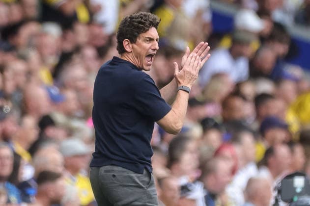 Premier League: Leeds United v Brentford Keith Andrews manager of Brentford reacts in the technical area during the Premier League match Leeds United vs Brentford at Elland Road, Leeds, United Kingdom on 30 August 2026 (Photo by Mark Cosgrove News Images) Leeds Elland Road West Yorkshire United Kingdom Copyright: xMarkxCosgrove NewsxImagesx