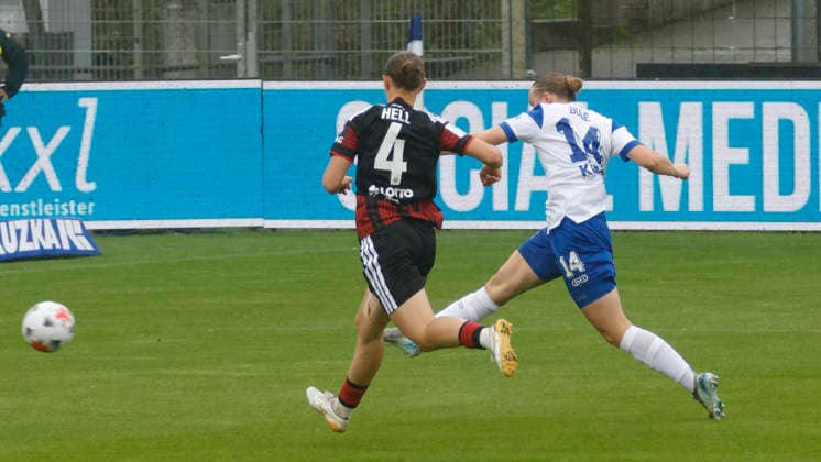 August 30, 2026, Hänsch Arena, Meppen, GER, 2. Bundesliga (Women): SV Meppen vs. Eintracht Frankfurt II; Bente Marie Bode (SV Meppen 14) scores the 1–0 goal. DFL REGULATIONS PROHIBIT ANY USE OF PHOTOGRAPHS AS IMAGE SEQUENCES AND OR QUASI-VIDEO. Meppen, Lower Saxony, Hänsch Arena