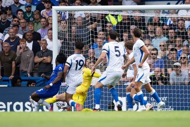 Romeo Lavia of Chelsea scores 1-0 Chelsea v Brighton and Hove Albion, Premier League Football, Football, Stamford Bridge, London, UK - 30 Aug 2026London Stamford Bridge United Kingdom EDITORIAL USE ONLY No use with unauthorised audio, video, data, fixture lists, club league logos or live services. Online in-match use limited to 120 images, no video emulation. No use in betting, games or single club league player publications.  Copyright: xIanxTuttle Shutterstockx 17119079ac