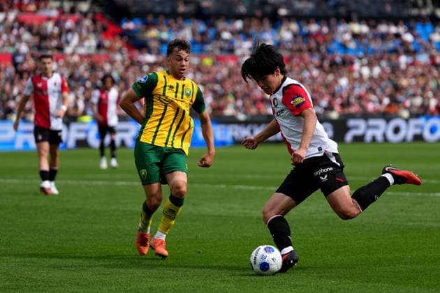 Eredivisie: Feyenoord Rotterdam v ADO Den Haag Rotterdam - Mylian Jimenez of ADO Den Haag, Ayase Ueda of Feyenoord Rotterdam during the fourth competition round of the 2026 2027 Eredivisie season. The match is set between Feyenoord Rotterdam and ADO Den Haag at De Kuip on 30 August 2026 in Rotterdam, The Netherlands. Copyright: xYannickxVerhoevenx
