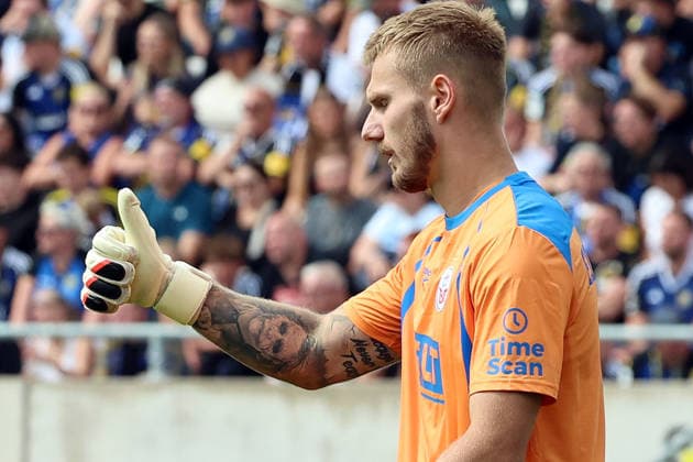 August 30, 2026, xrekx, Soccer 3rd Division, 1. FC Saarbrücken vs. Hansa Rostock, Luca Unbehaun, FC Hansa Rostock gives instructions, gesticulates, waves his arms, Saarbrücken