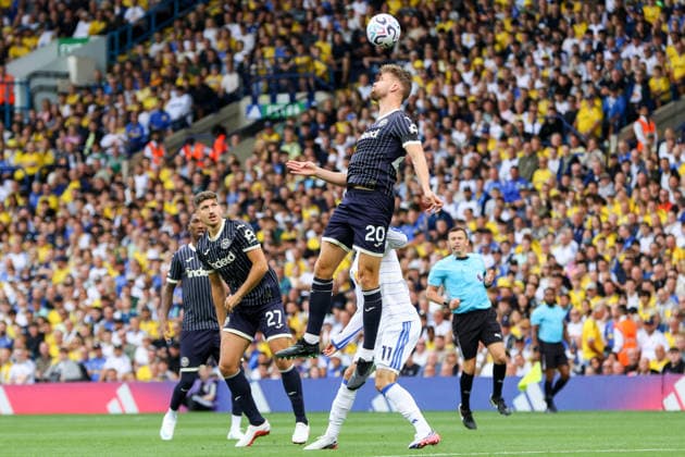 LEEDS, ENGLAND - AUGUST 30: Kristoffer Ajer of Brentford heads the ball during the Premier League match between Leeds United and Brentford at Elland Road on August 30, 2026 in Leeds, England. Copyright: xSeanxChandlerx xSPPx Sportspressphoto_SPR219612
