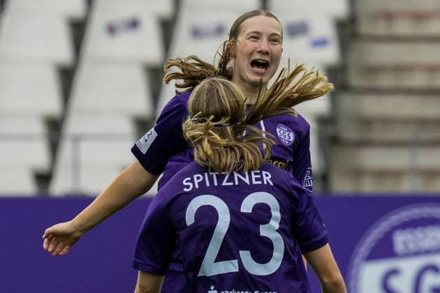 Women s Soccer in Essen ** FOR EDITORIAL PURPOSES ONLY ** EDITORIAL USE ONLY ** p Laura Bröring of SGS Essen celebrates a goal against Mönchengladbach. The match between SGS Essen and Borussia Mönchengladbach ended on August 30, 2026, with a score of X-X at the Essen Stadium, located at Hafenstraße 97a. Michael Gohl, FUNKE Photo Services p Sports Germany North Rhine-Westphalia Essen Copyright MichaelxGohl Copyright: MichaelxGohl doc87dupixyxypwyhmecxf ,EDITORIAL USE ONLY Copyright: MichaelxGohl