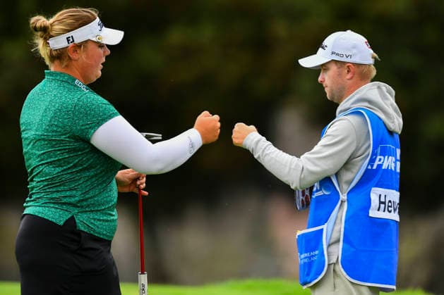KPMG Women s Irish Open Alice Hewson (ENG) with her caddie during the KPMG Women s Irish Open at The K Club Hotel and Golf Club, Straffan, County Kildare, Ireland 30 08 2026 UK Newspapers OUT Copyright: xJohnxCrothersx FIL-23864-0024