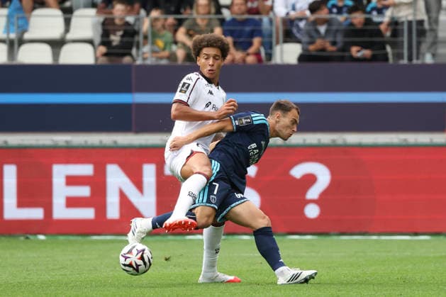 FOOTBALL : Paris FC Vs OGC Nice - Ligue 1 - 30 08 2026 Pablo Pagis (Paris FC) Vs Axel Witsel (OGC Nice) ParisFrance  Copyright: xMichaelxBaucherx