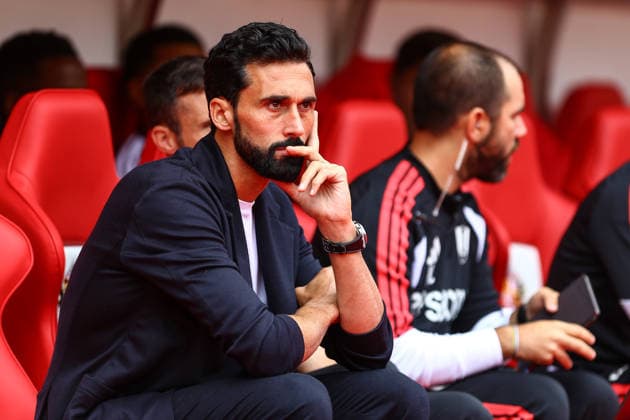 SUNDERLAND, ENGLAND, AUGUST 30: Fulham FC manager Álvaro Arbeloa looks on prior to the Premier League 2026-27 match between Sunderland and Fulham at Stadium of Light on August 30, 2026 in Sunderland, England. (Photo by Zach Forster Sports Press Photo) Copyright: xZachxForster SportsxPressxPhotox Sportspressphoto_SPR219625
