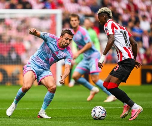 Timothy Castagne of Fulham and Nilson Angulo of Sunderland Sunderland v Fulham, Premier League Football, Football, Stadium of Light, Sunderland, UK - 30 Aug 2026Sunderland Stadium of Light United Kingdom EDITORIAL USE ONLY No use with unauthorised audio, video, data, fixture lists, club league logos or live services. Online in-match use limited to 120 images, no video emulation. No use in betting, games or single club league player publications.  Copyright: xGreigxCowie Shutterstockx 17119085bo
