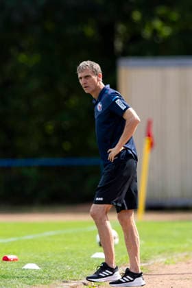 Northeast Regional League Women s Division 1: FFC Turbine Potsdam II vs. FFV Erfurt Potsdam, August 30, 2026. Thomas Kandler, Coach, FFC Turbine Potsdam II. Northeast Regional League Women s Division 1: FFC Turbine Potsdam II vs. FFV Erfurt. Sportforum Potsdam Waldstadt Schlaatz, 308, 2026 Copyright: xBEAUTIFULxSPORTS Duehringx