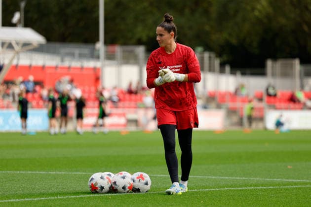 Fußball I Frauen I Bundesliga I Saison 2026-2027 I 2. Spieltag I Bayer 04 Leverkusen - VfL Wolfsburg I 30.08.2026 Charlotte Voll (1, Bayer 04 Leverkusen) beim aufwärmen. Freisteller, Nahaufnahme, Porträt, Portrait, Einzelfoto, Einzelbild, Körper Leverkusen Ulrich-Haberland-Stadion Niedersachsen Deutschland *** Soccer I Women s I Bundesliga I 2026–2027 Season I Matchday 2 I Bayer 04 Leverkusen vs. VfL Wolfsburg I August 30, 2026 Charlotte Voll 1, Bayer 04 Leverkusen warming up; cutout, close-up, portrait, single photo, single image, body; Leverkusen, Ulrich Haberland Stadium, Lower Saxony, Germany Copyright: xLobeca CedricxSiefkerx