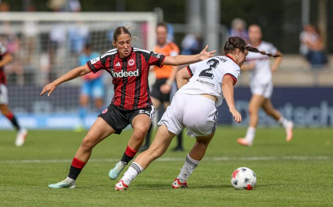 GER, Frankfurt, Eintracht Frankfurt vs 1. FC Nürnberg, Google Pixel Frauen Bundesliga, Fussball, DFB, Spielzeit 2026 2027, Stadion am Brentanobad, 2. Spieltag im Bild v.l.: Danique Tolhoek (Eintracht Frankfurt Frauen 22), Leia Varley (FC Nürnberg Frauen 2) DFB DFL REGULATIONS PROHIBIT ANY USE OF PHOTOGRAPHS AS IMAGE SEQUENCES AND OR QUASI-VIDEO, 30.08.2026 *** GER, Frankfurt, Eintracht Frankfurt vs. 1. FC Nürnberg, Google Pixel Women s Bundesliga, Soccer, DFB, 2026–2027 Season, Stadion am Brentanobad, Matchday 2 in pictures (from left): Danique Tolhoek, Eintracht Frankfurt Women s Team, No. 22, Leia Varley, FC Nürnberg Women 2. DFB and DFL regulations prohibit any use of photographs as image sequences and or quasi-video. August 30, 2026 Copyright: HMBxMedia HendrikxHamelau