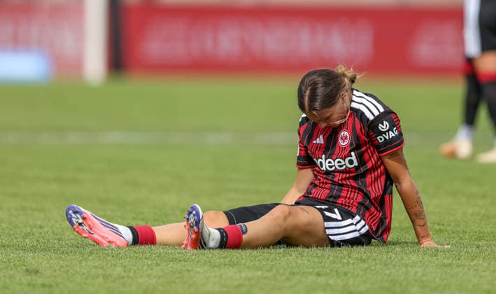 GER, Frankfurt, Eintracht Frankfurt vs 1. FC Nürnberg, Google Pixel Frauen Bundesliga, Fussball, DFB, Spielzeit 2026 2027, Stadion am Brentanobad, 2. Spieltag im Bild: Verletzung, Schmerzen, Frust, Emotionen Larissa Mühlhaus (Eintracht Frankfurt Frauen 47) hat sich verletzt und kann nicht weiterspielen DFB DFL REGULATIONS PROHIBIT ANY USE OF PHOTOGRAPHS AS IMAGE SEQUENCES AND OR QUASI-VIDEO, 30.08.2026 *** GER, Frankfurt, Eintracht Frankfurt vs. 1 FC Nürnberg, Google Pixel Women s Bundesliga, Soccer, DFB, 2026–2027 Season, Stadion am Brentanobad, Matchday 2 in Pictures: Injury, Pain, Frustration, Emotions: Larissa Mühlhaus (47) of Eintracht Frankfurt Women has been injured and cannot continue playing. DFB and DFL regulations prohibit any use of photographs as image sequences and or quasi-video. August 30, 2026 Copyright: HMBxMedia HendrikxHamelau