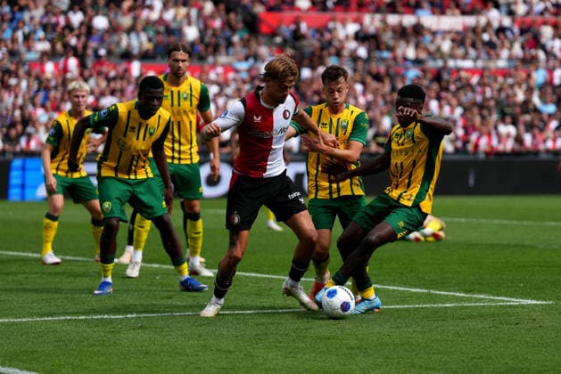 Eredivisie: Feyenoord Rotterdam v ADO Den Haag Rotterdam - Luciano Valente of Feyenoord Rotterdam during the fourth competition round of the 2026 2027 Eredivisie season. The match is set between Feyenoord Rotterdam and ADO Den Haag at De Kuip on 30 August 2026 in Rotterdam, The Netherlands. Copyright: xYannickxVerhoevenx