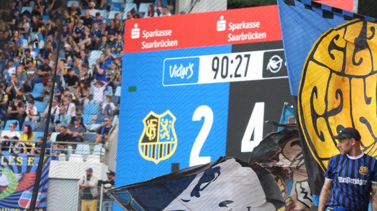 August 30, 2026, xrekx, Soccer 3rd Division, 1. FC Saarbrücken vs. Hansa Rostock – End of the game: scoreboard, video wall, score display, information, advertising – 2:4 Saarbrücken