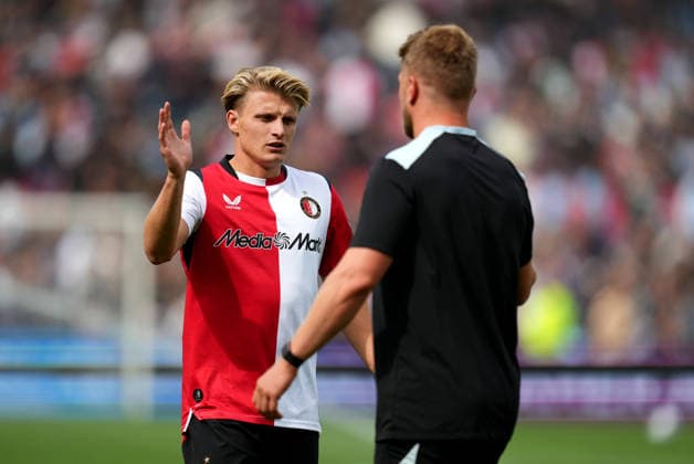 Eredivisie: Feyenoord Rotterdam v ADO Den Haag Rotterdam - Sem Steijn of Feyenoord Rotterdam warms up on the sidelines during the fourth competition round of the 2026 2027 Eredivisie season. The match is set between Feyenoord Rotterdam and ADO Den Haag at De Kuip on 30 August 2026 in Rotterdam, The Netherlands. (Hero Images Yannick Verhoeven) Copyright: xYannickxVerhoevenx