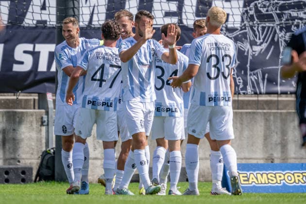 The Munich fans cheer for Michael Eberwein of TSV 1860 Munich, who scored the 1-0 goal on a penalty kick, TSV 1860 Munich vs. TSV Landsberg 1882, Soccer, Bavarian Regional League, Matchday 6, 2026–2027 season, August 30, 2026 DFL DFB regulations prohibit any use of photographs as image sequences and or quasi-video. Photo: HMB Media, Heike Feiner Copyright: HMBxMedia HeikexFeiner