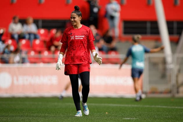 Fußball I Frauen I Bundesliga I Saison 2026-2027 I 2. Spieltag I Bayer 04 Leverkusen - VfL Wolfsburg I 30.08.2026 Charlotte Voll (1, Bayer 04 Leverkusen) Lächelt. Freisteller, Nahaufnahme, Porträt, Portrait, Einzelfoto, Einzelbild, Körper Leverkusen Ulrich-Haberland-Stadion Niedersachsen Deutschland *** Soccer I Women s I Bundesliga I 2026–2027 Season I Matchday 2 I Bayer 04 Leverkusen vs. VfL Wolfsburg I August 30, 2026 Charlotte Voll 1, Bayer 04 Leverkusen Smiling Free Kick Taker, Close-up, Portrait, Single Photo, Single Image, Body Leverkusen Ulrich Haberland Stadium Lower Saxony Germany Copyright: xLobeca CedricxSiefkerx