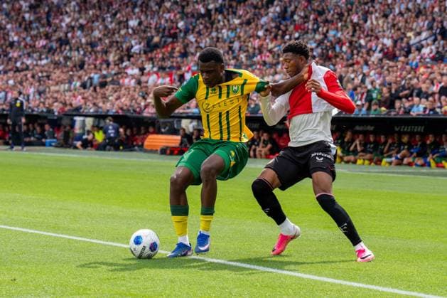 ROTTERDAM , 30-08-2026 , Stadium feijenoord De Kuip , season 2025 2026 , Dutch Eredivisie football , match between Feyenoord and ADO Den Haag , picture shows ADO Player Othniel Taterink and Feyenoord player Gaoussou Diarra Feyenoord - ADO  x206245801x Copyright: