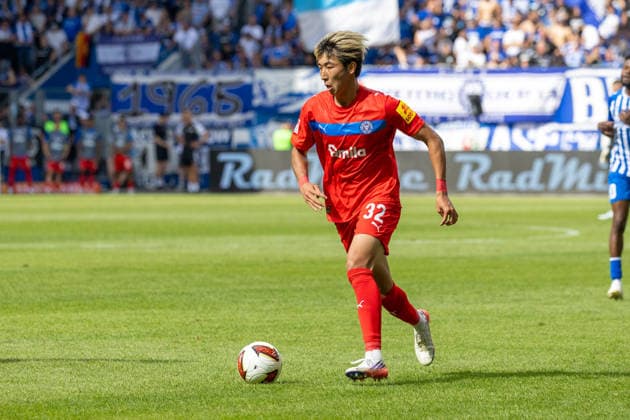 Deutschland: 2.Bundesliga, Saison 2026 2027, 30.08.2026, 3. Spieltag, 1.FC Magdeburg vs Holstein Kiel, Avnet Arena : Hiroki Sekine (Holstein Kiel, 32) am Ball *** Germany 2. Bundesliga, 2026–2027 Season, August 30, 2026, Matchday 3, 1. FC Magdeburg vs. Holstein Kiel, Avnet Arena, Hiroki Sekine (Holstein Kiel), 32 touches Copyright: xMichellexLukax